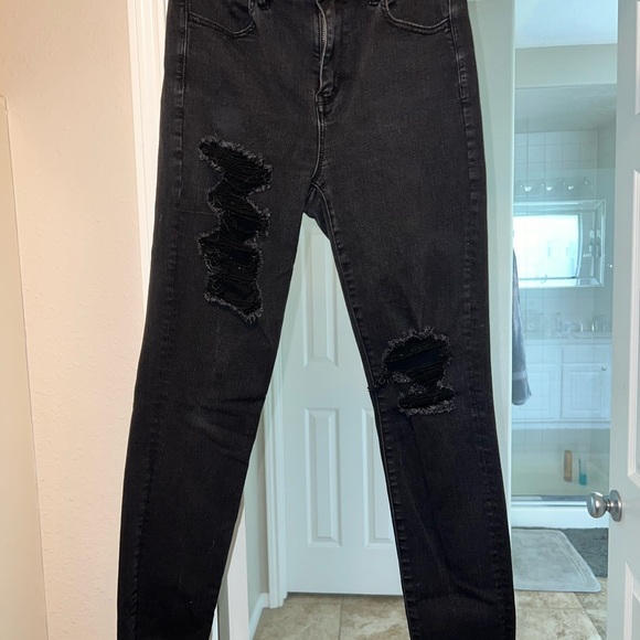 American Eagle Outfitters Black Skinny Distressed Jeans - Picture 1 of 2